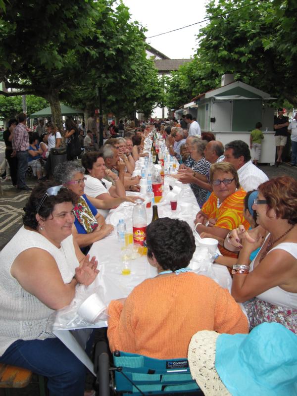 Warten auf die Hl.-Geist-Suppe..JPG